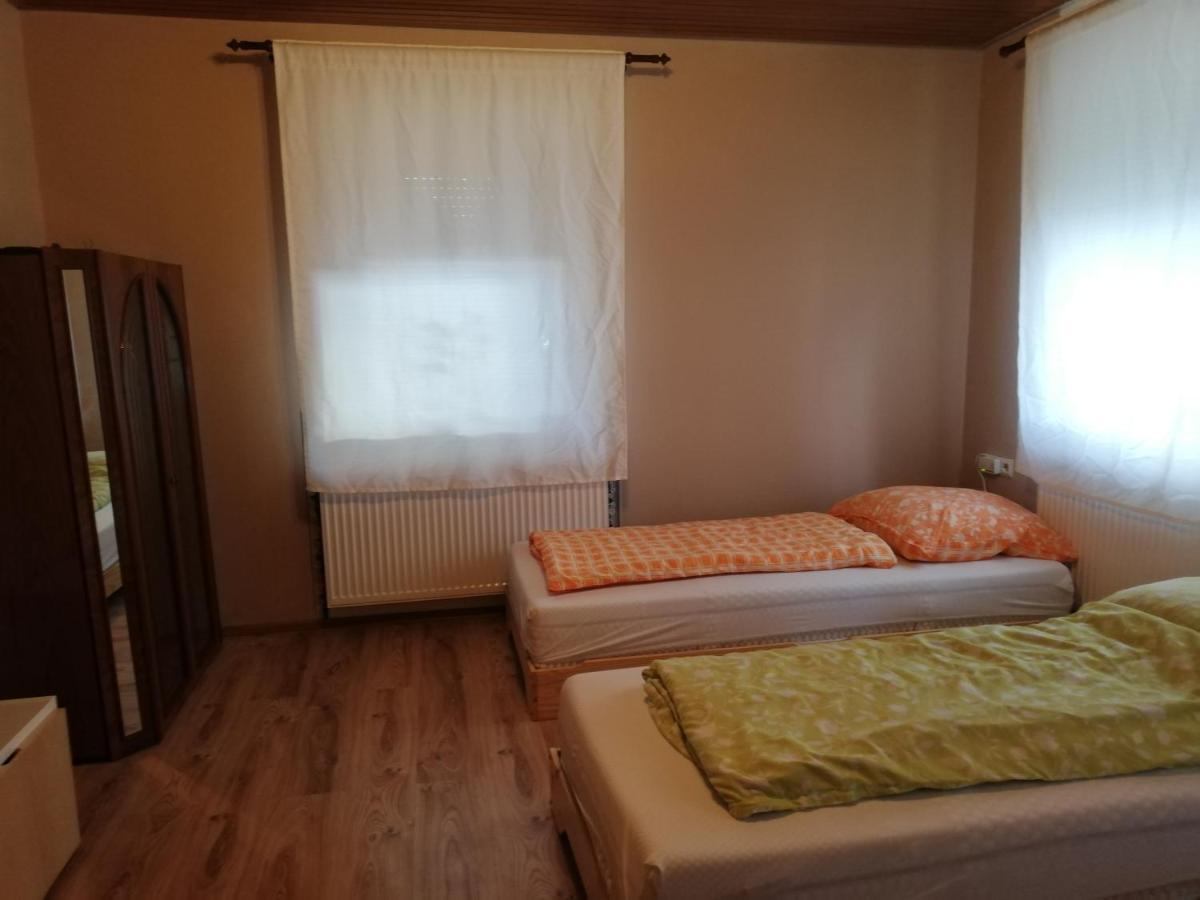 Pension Dingolshausen Екстериор снимка